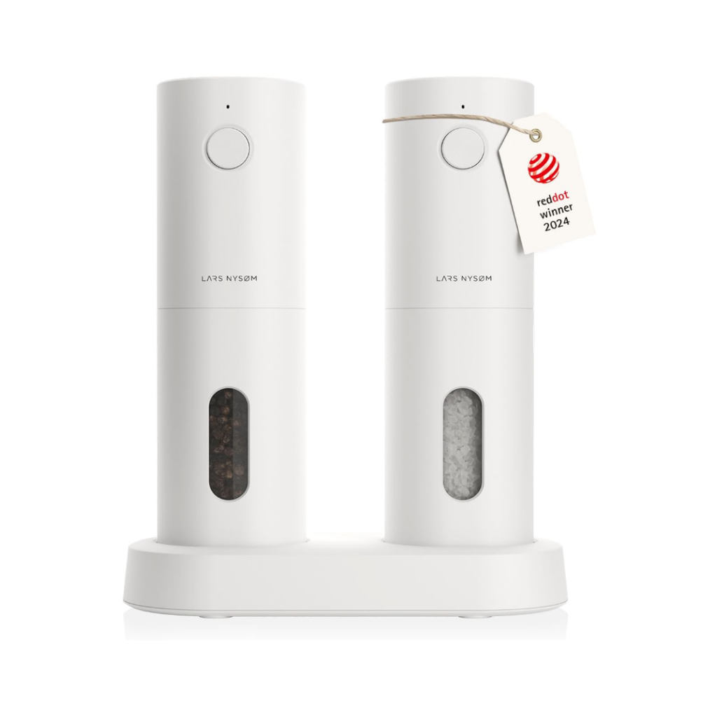 LARS NYSØM Salz und Pfeffer Mühle Elektrisch 2er Set mit einstellbarem Keramik-Mahlwerk von grob bis fein I Design Gewürzmühlenset Automatisch (2 Stück) (Pure White)