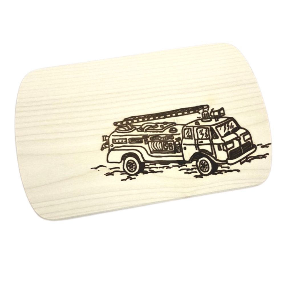 Brettchen mit Feuerwehrauto Einbrand (24 cm)